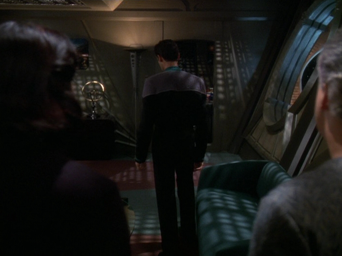 extant_StarTrek_DS9_5x16-DoctorBashirIPresume_03190.jpg