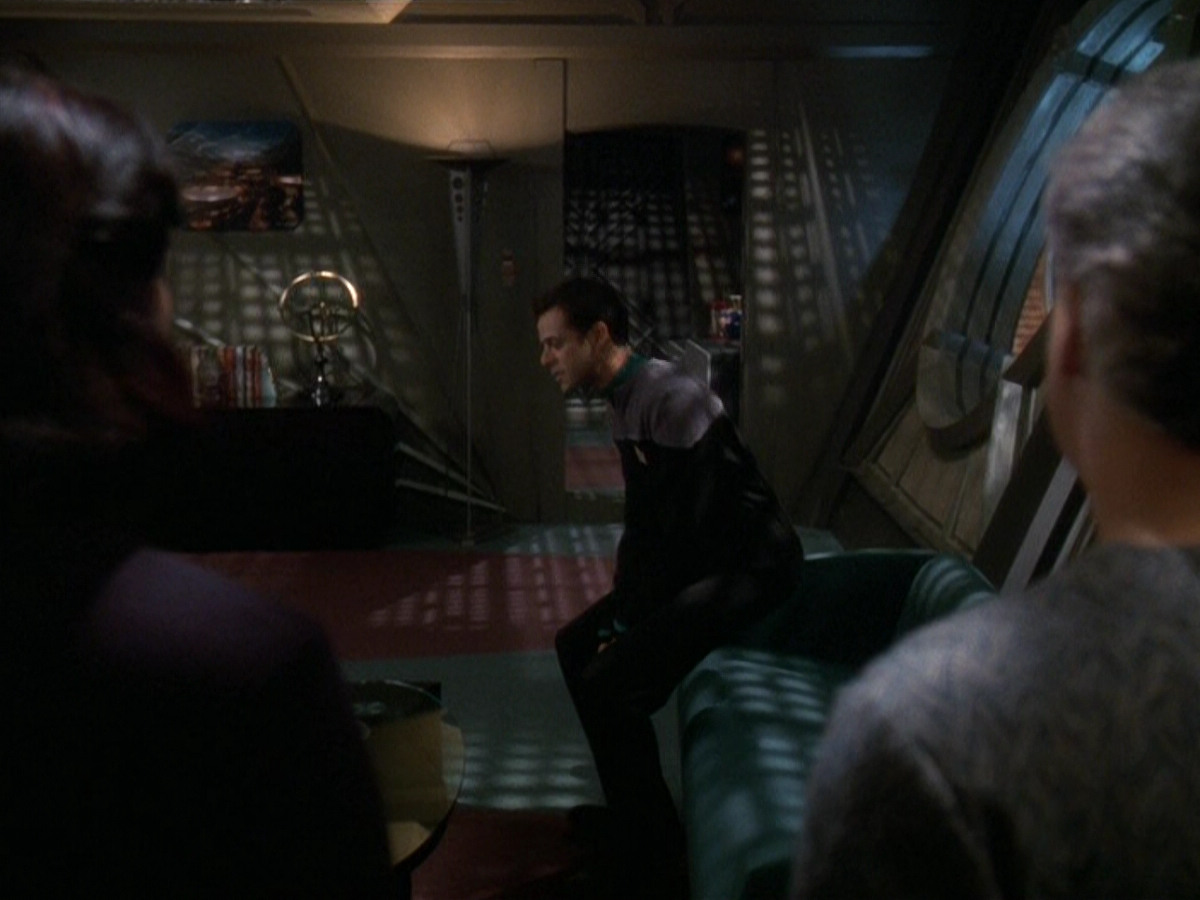 extant_StarTrek_DS9_5x16-DoctorBashirIPresume_03193.jpg