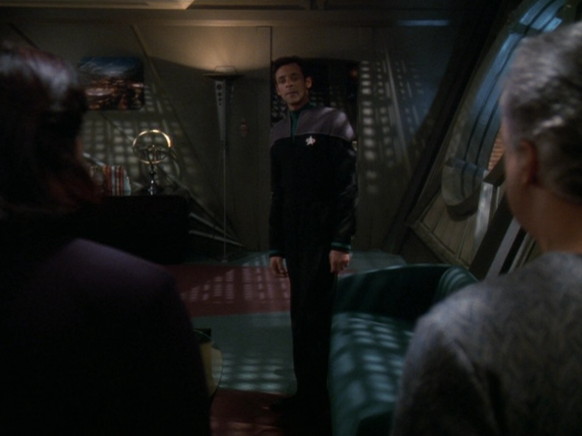 extant_StarTrek_DS9_5x16-DoctorBashirIPresume_03206.jpg