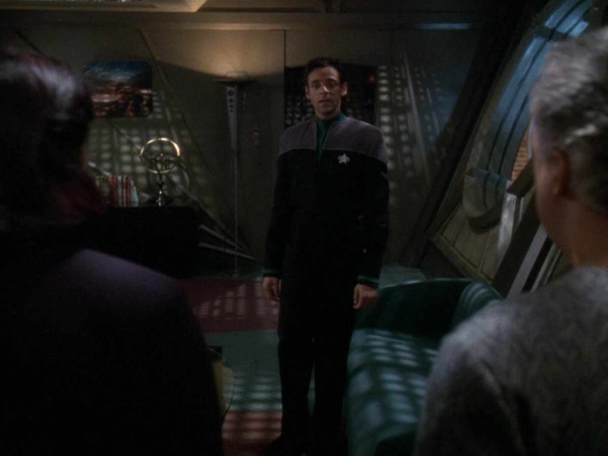 extant_StarTrek_DS9_5x16-DoctorBashirIPresume_03208.jpg