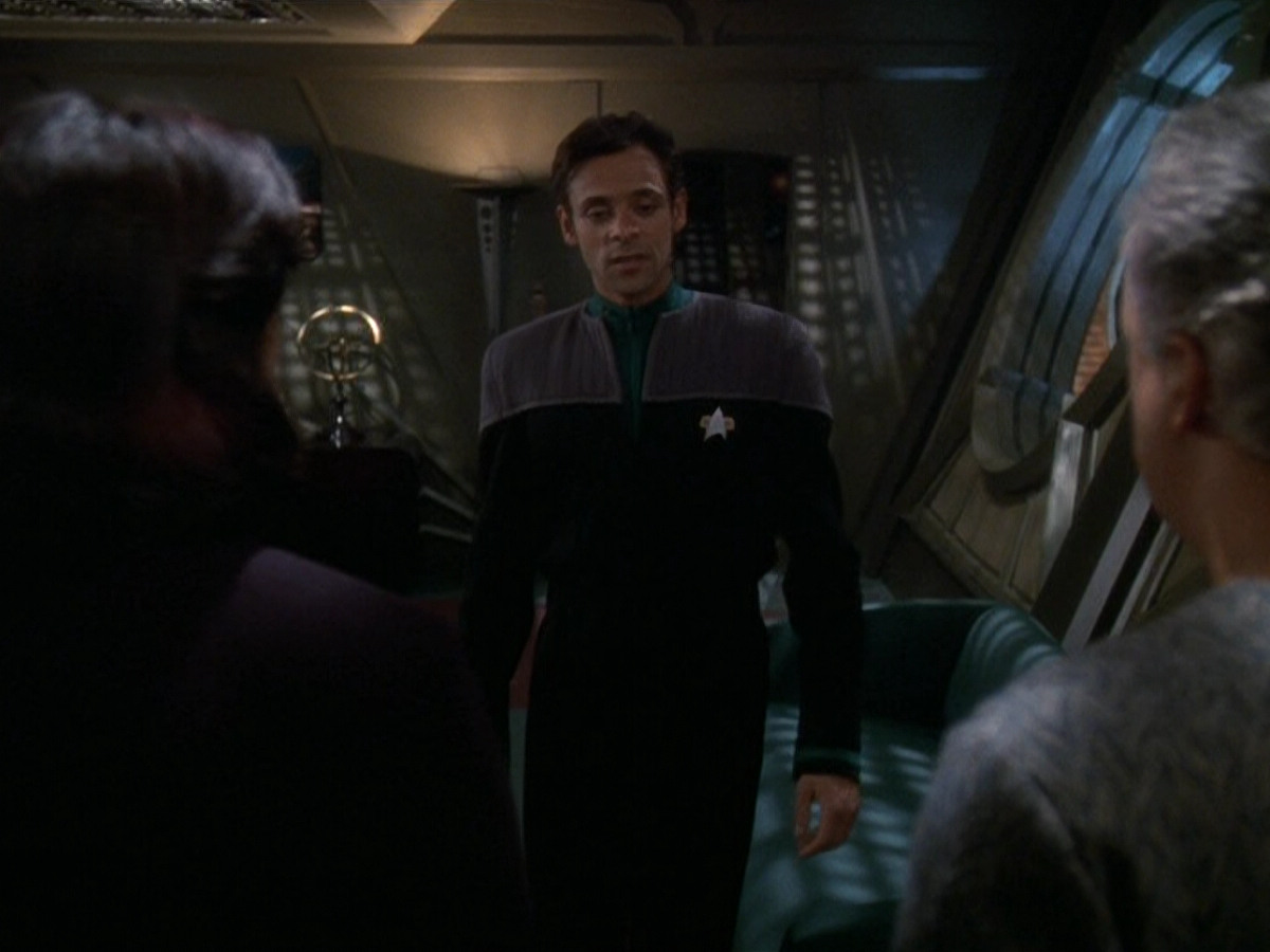 extant_StarTrek_DS9_5x16-DoctorBashirIPresume_03211.jpg