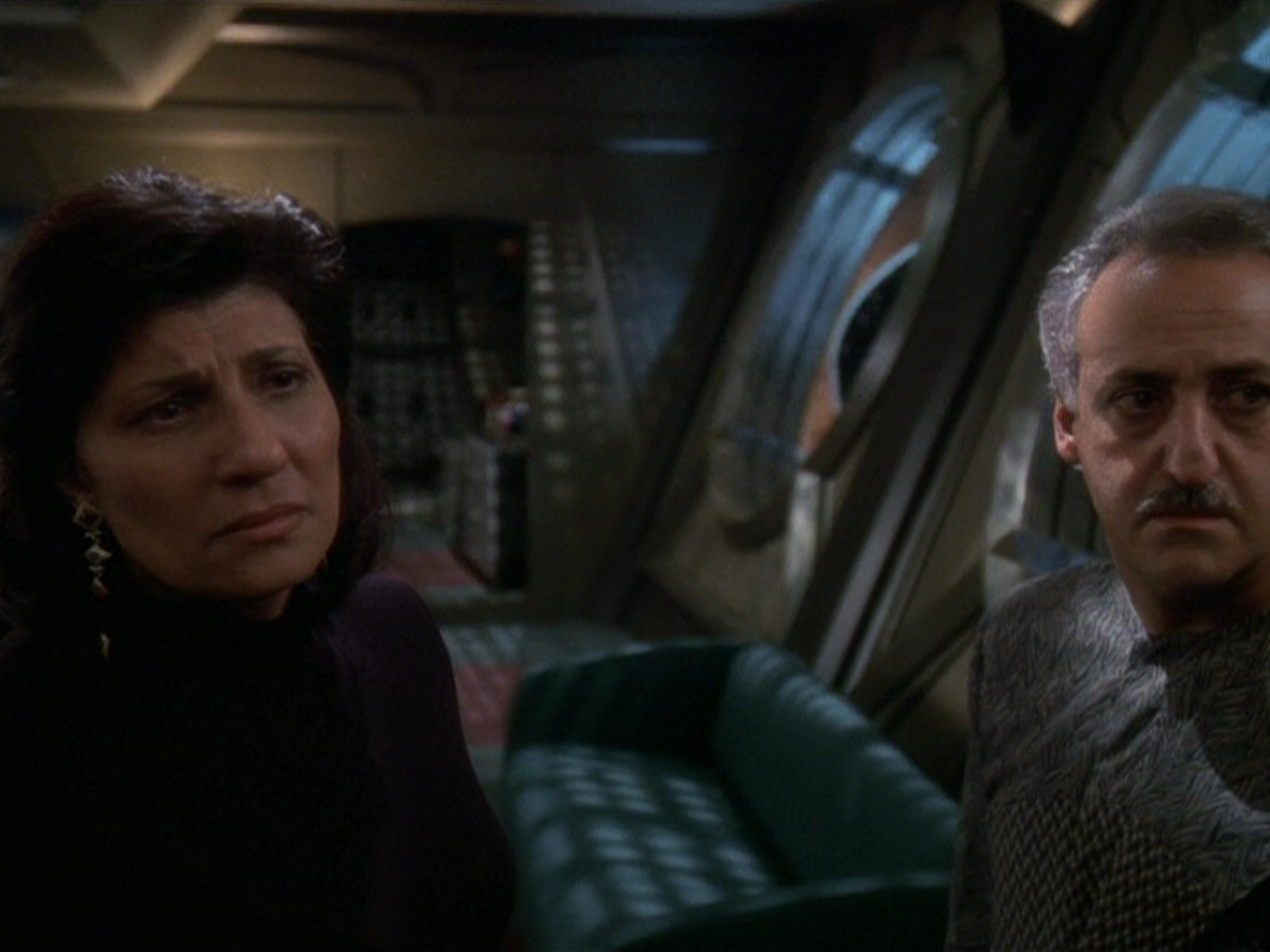extant_StarTrek_DS9_5x16-DoctorBashirIPresume_03217.jpg