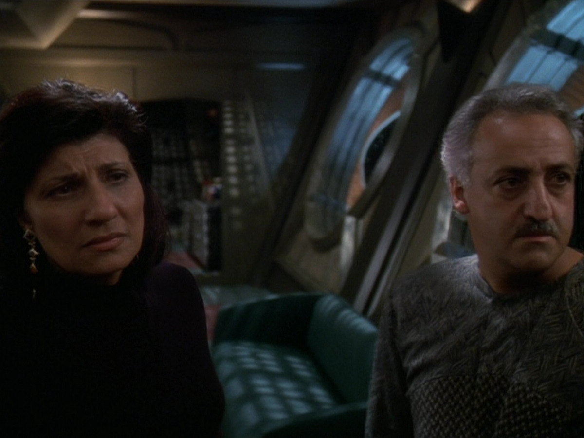 extant_StarTrek_DS9_5x16-DoctorBashirIPresume_03218.jpg