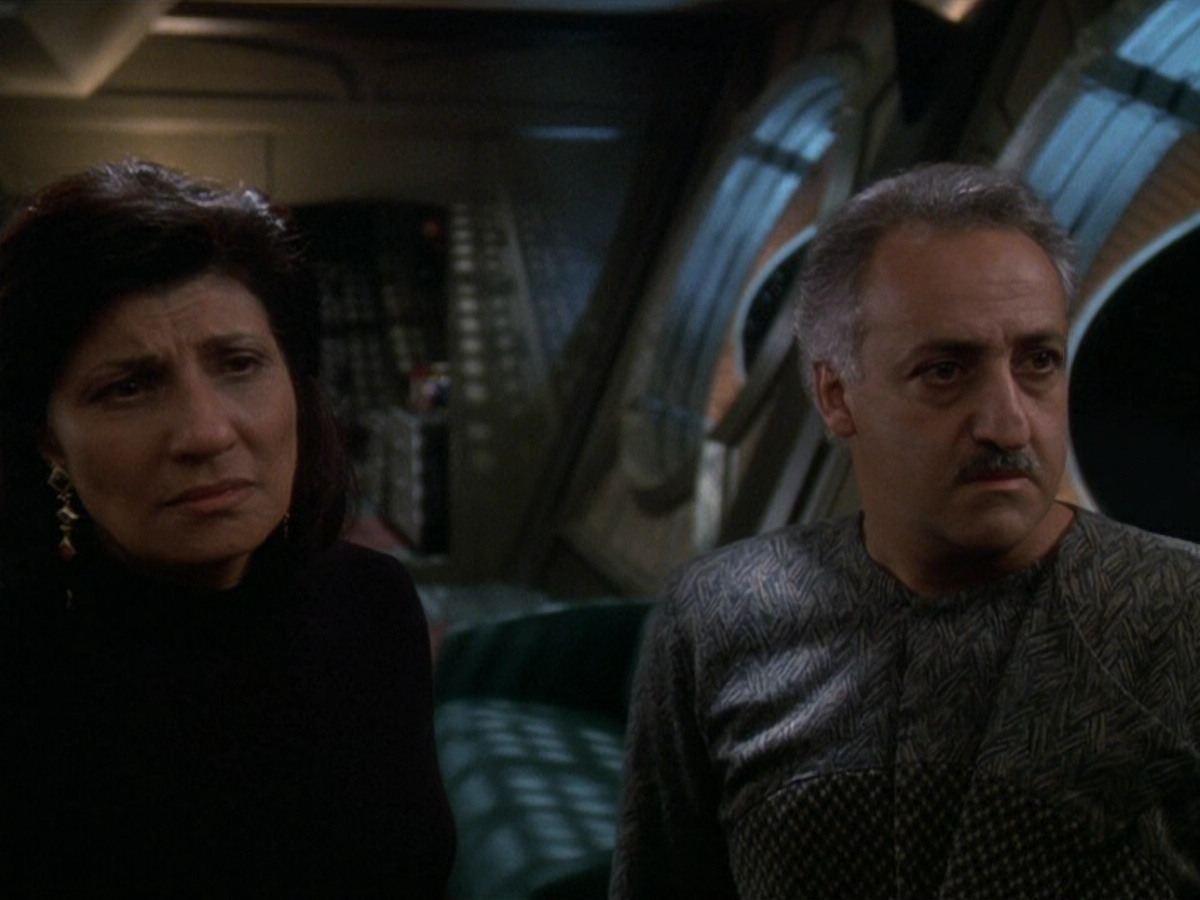 extant_StarTrek_DS9_5x16-DoctorBashirIPresume_03219.jpg