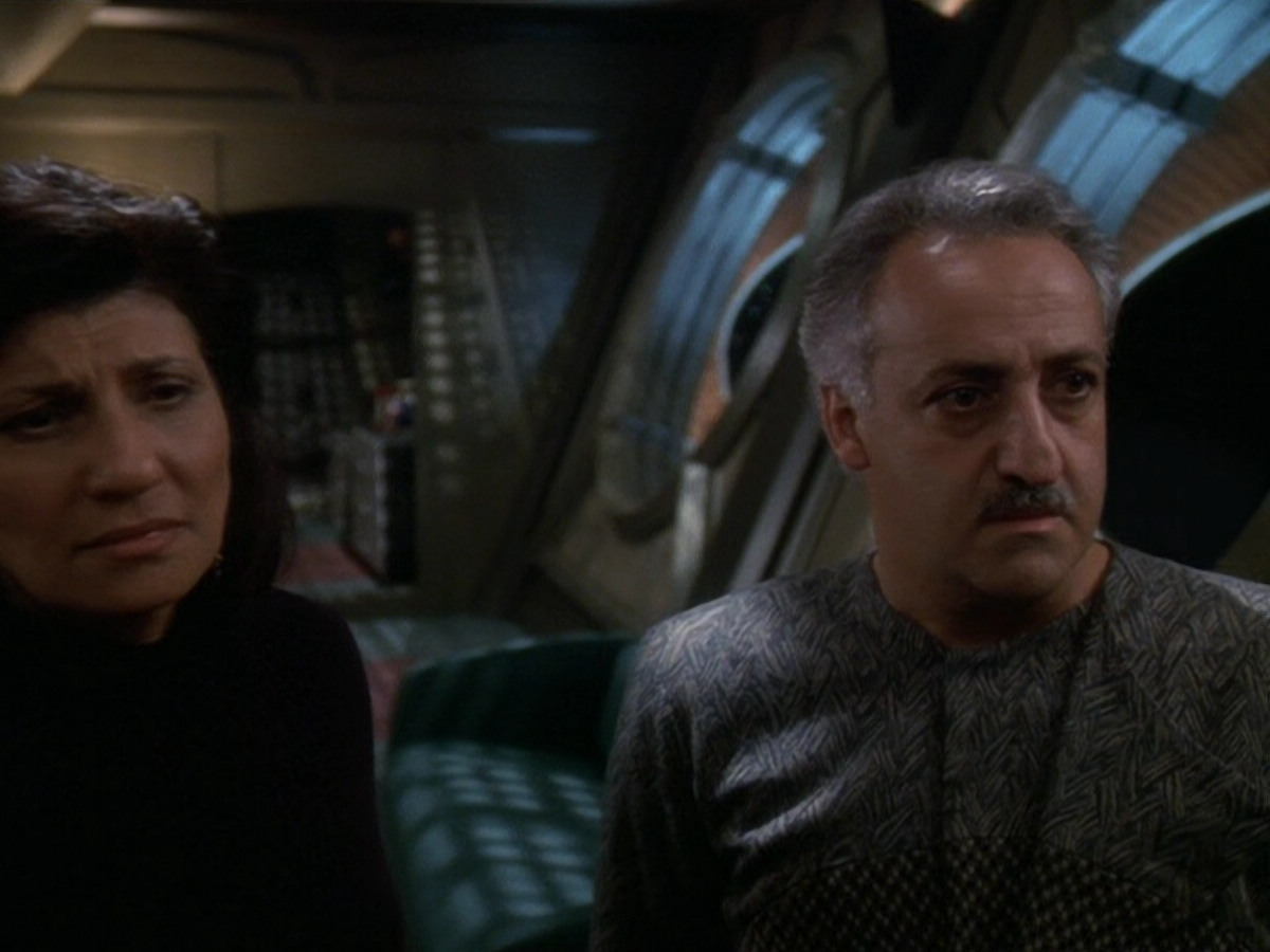 extant_StarTrek_DS9_5x16-DoctorBashirIPresume_03221.jpg