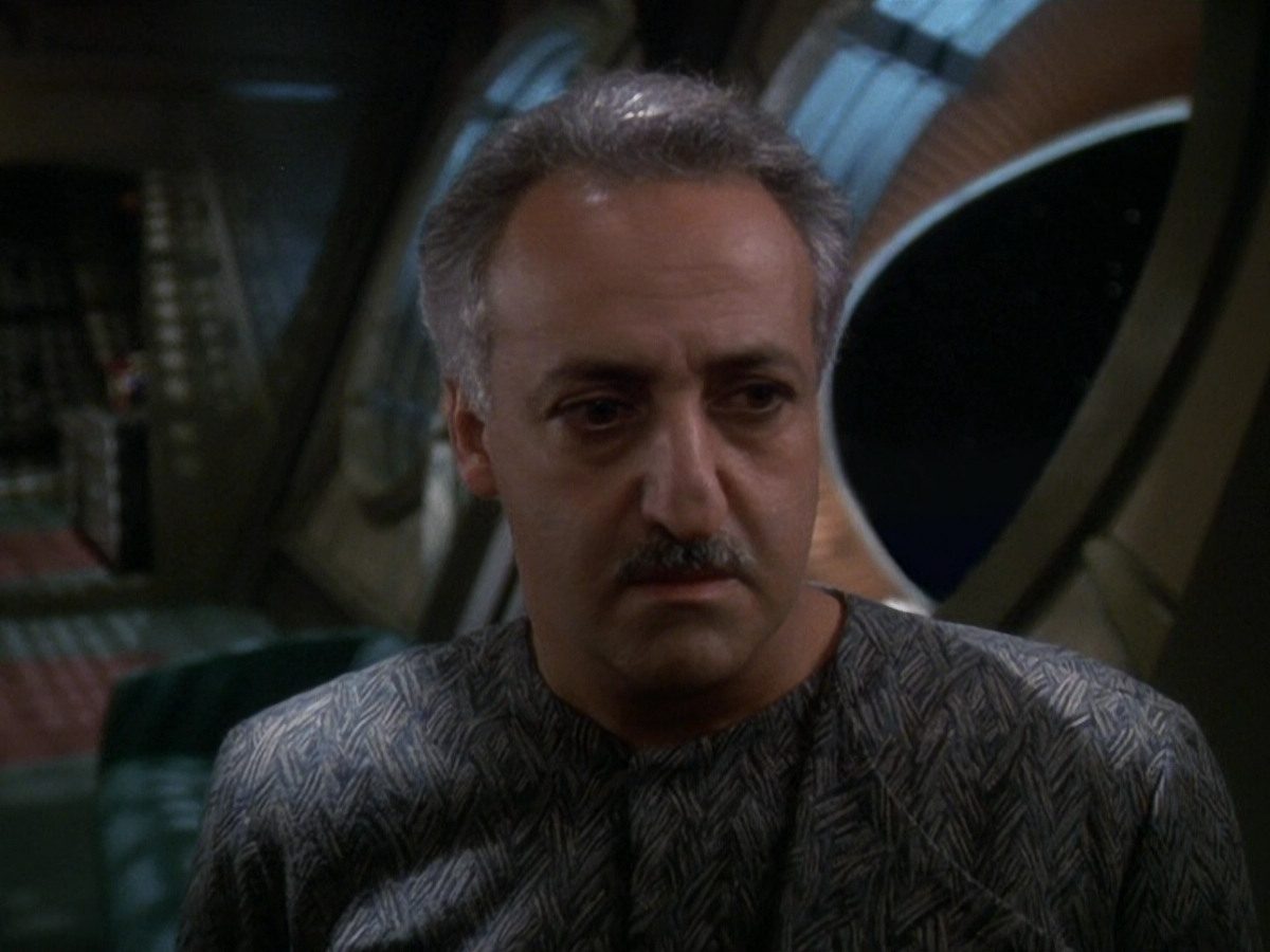 extant_StarTrek_DS9_5x16-DoctorBashirIPresume_03225.jpg