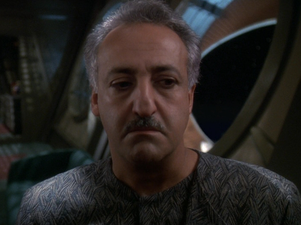 extant_StarTrek_DS9_5x16-DoctorBashirIPresume_03228.jpg
