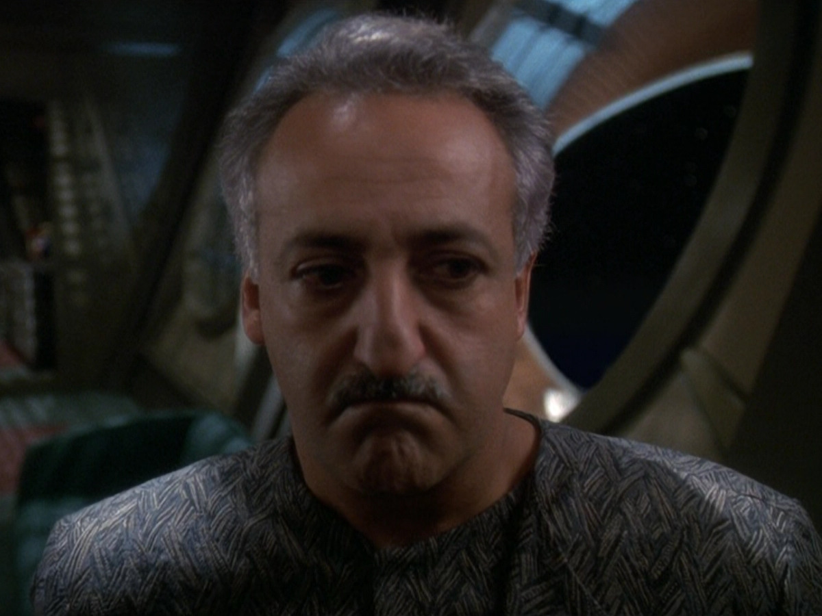 extant_StarTrek_DS9_5x16-DoctorBashirIPresume_03230.jpg