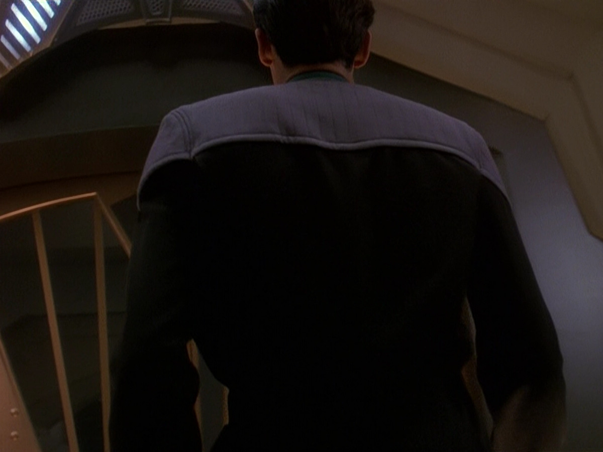 extant_StarTrek_DS9_5x16-DoctorBashirIPresume_03243.jpg