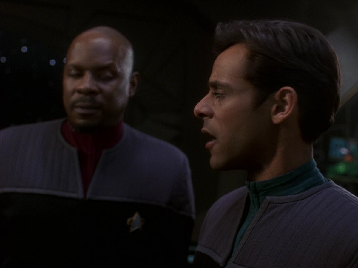 extant_StarTrek_DS9_5x16-DoctorBashirIPresume_03263.jpg
