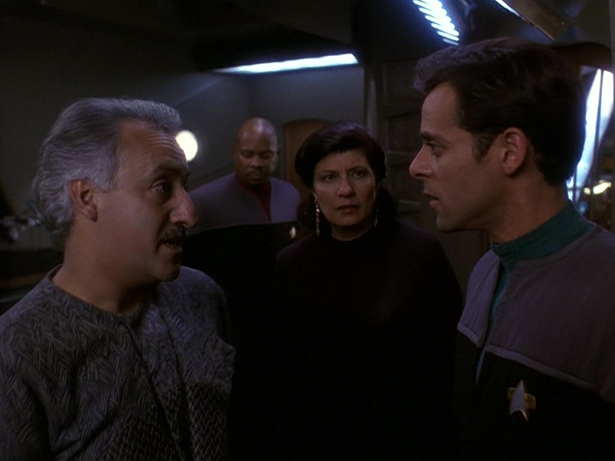 extant_StarTrek_DS9_5x16-DoctorBashirIPresume_03313.jpg