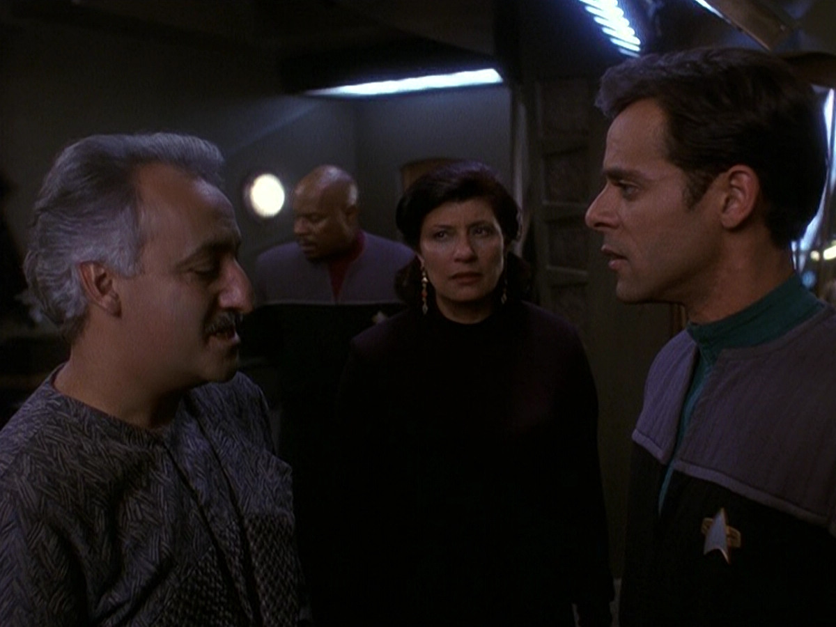 extant_StarTrek_DS9_5x16-DoctorBashirIPresume_03315.jpg