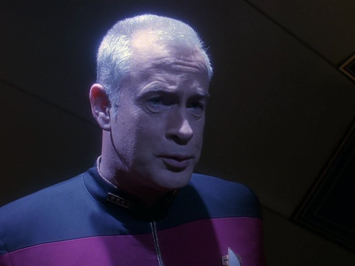 extant_StarTrek_DS9_5x16-DoctorBashirIPresume_03347.jpg