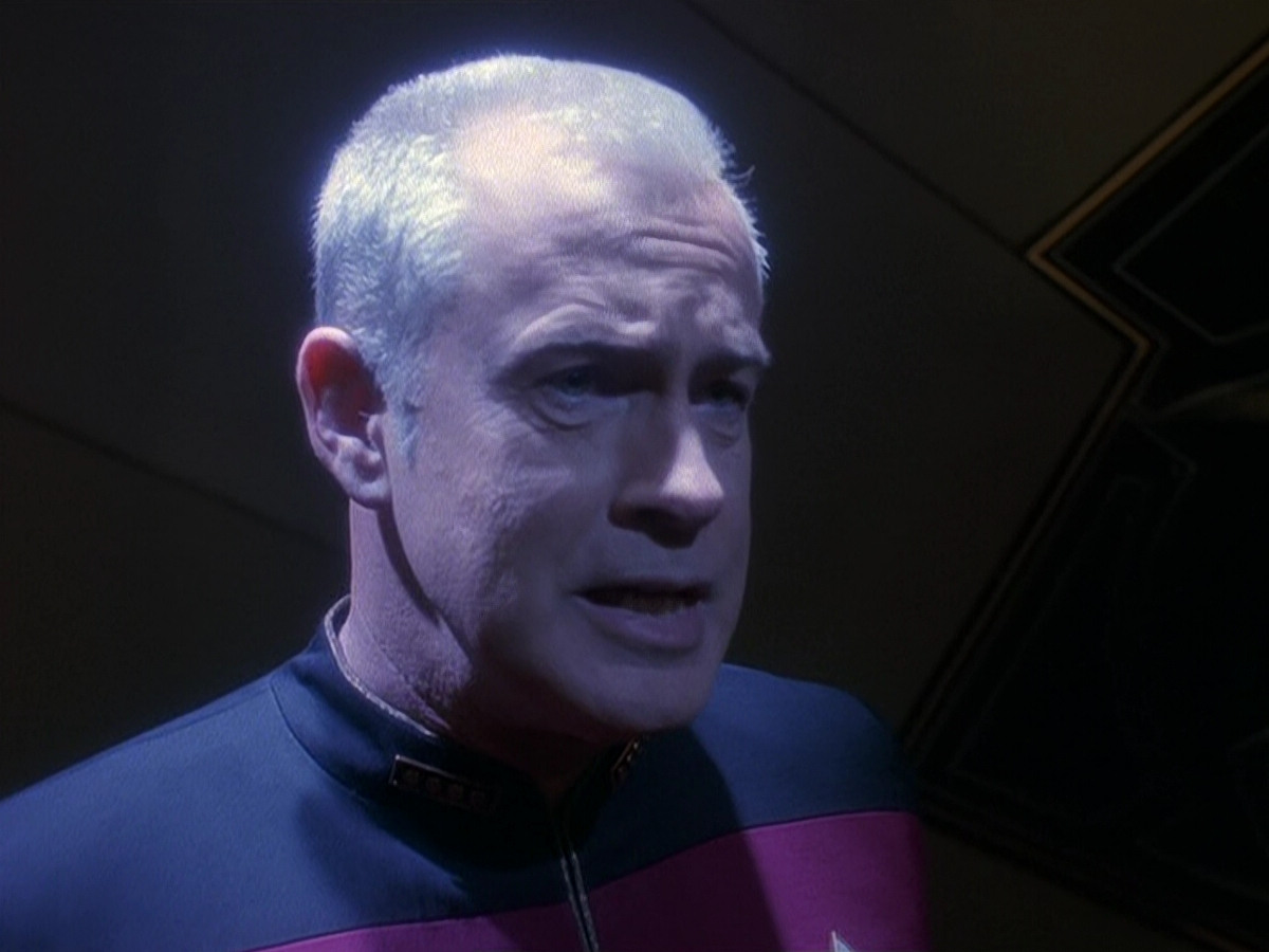 extant_StarTrek_DS9_5x16-DoctorBashirIPresume_03349.jpg