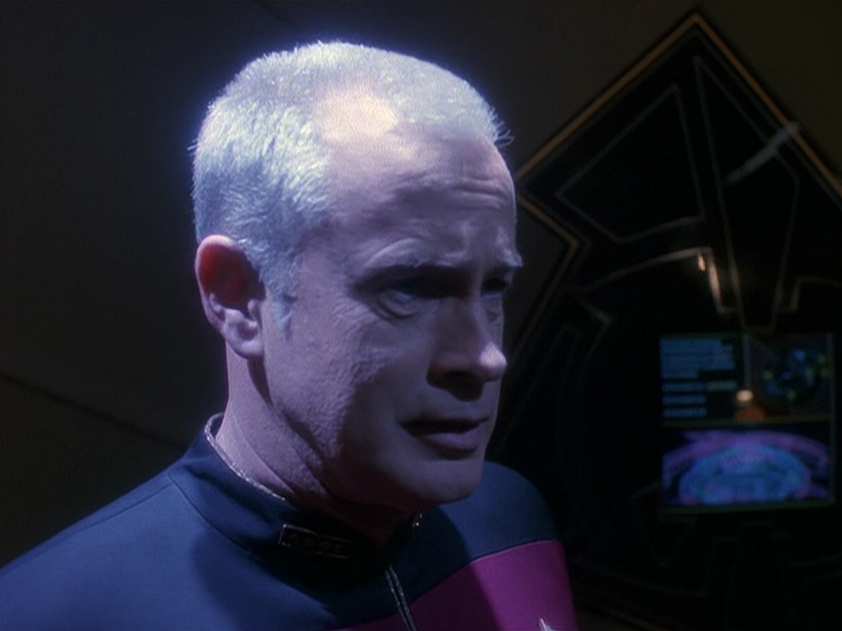 extant_StarTrek_DS9_5x16-DoctorBashirIPresume_03351.jpg