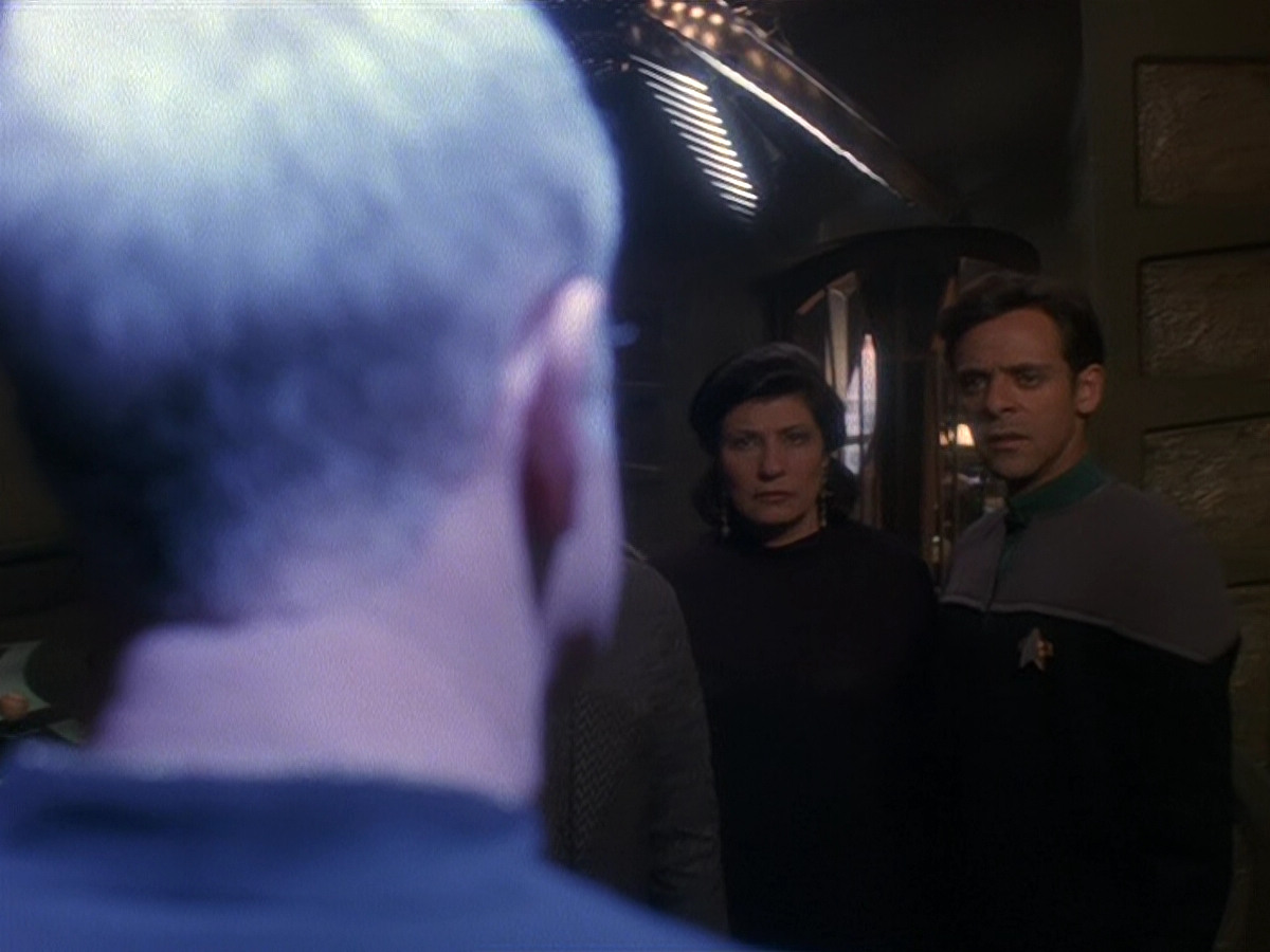 extant_StarTrek_DS9_5x16-DoctorBashirIPresume_03366.jpg