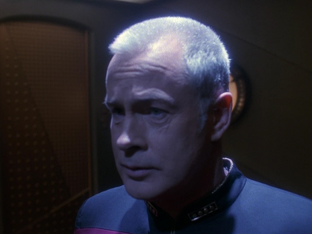 extant_StarTrek_DS9_5x16-DoctorBashirIPresume_03391.jpg