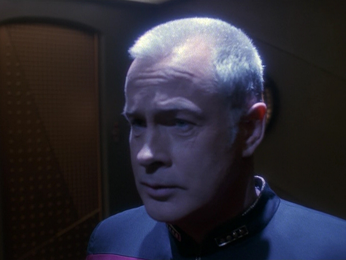 extant_StarTrek_DS9_5x16-DoctorBashirIPresume_03392.jpg