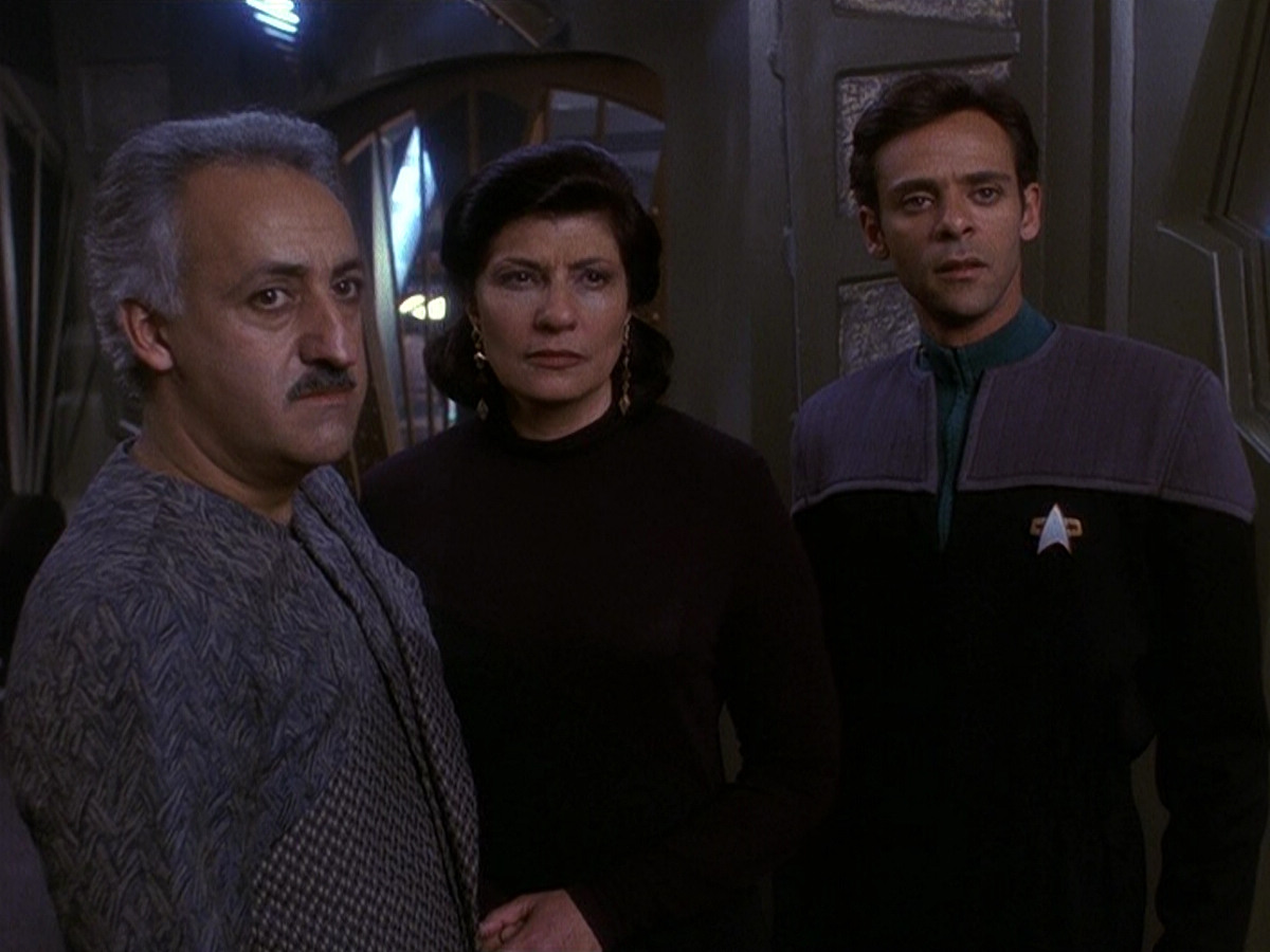 extant_StarTrek_DS9_5x16-DoctorBashirIPresume_03394.jpg