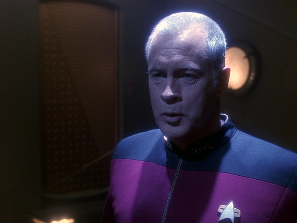 extant_StarTrek_DS9_5x16-DoctorBashirIPresume_03400.jpg