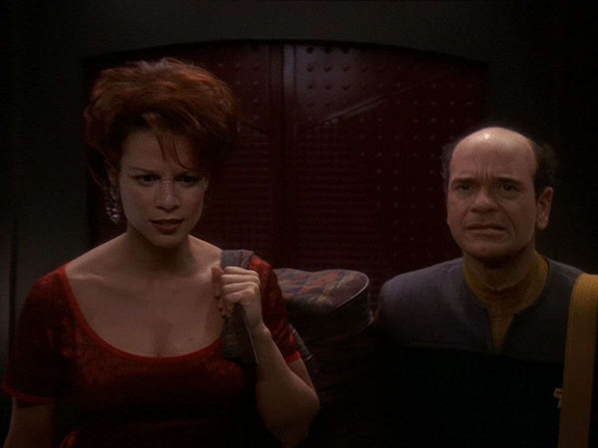 extant_StarTrek_DS9_5x16-DoctorBashirIPresume_03516.jpg
