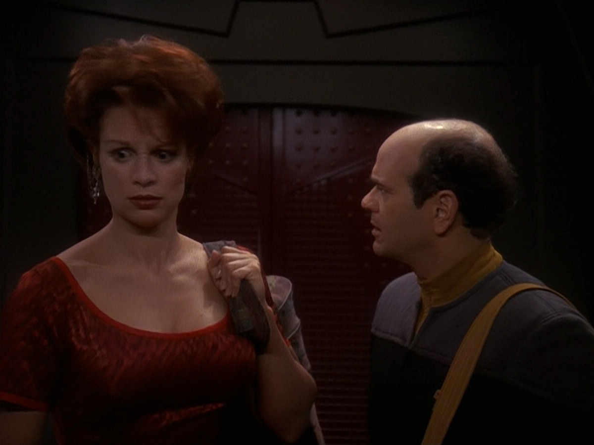 extant_StarTrek_DS9_5x16-DoctorBashirIPresume_03522.jpg