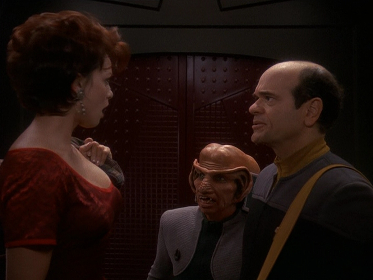 extant_StarTrek_DS9_5x16-DoctorBashirIPresume_03528.jpg