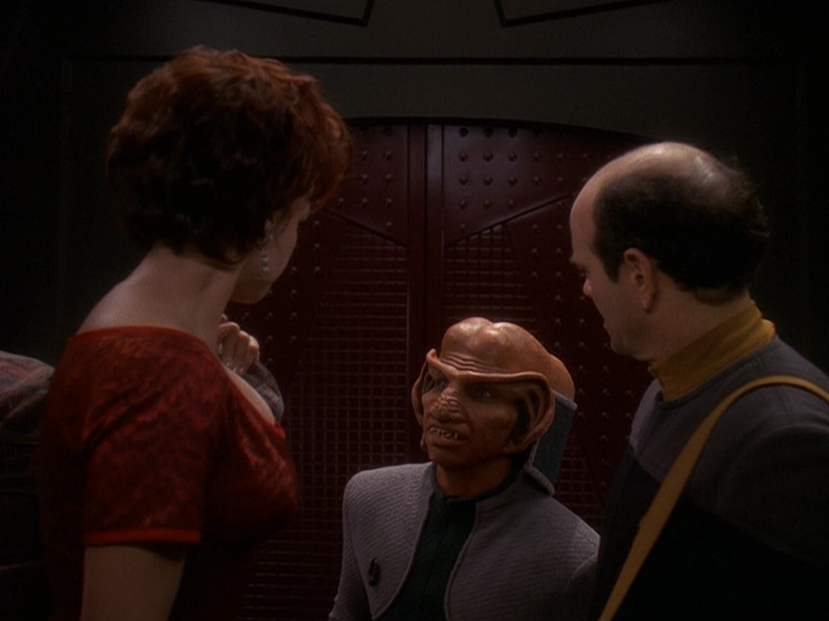 extant_StarTrek_DS9_5x16-DoctorBashirIPresume_03532.jpg