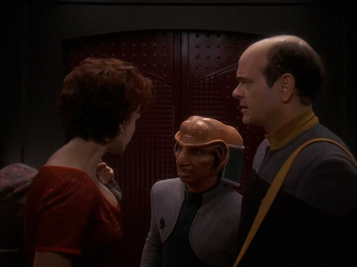 extant_StarTrek_DS9_5x16-DoctorBashirIPresume_03536.jpg