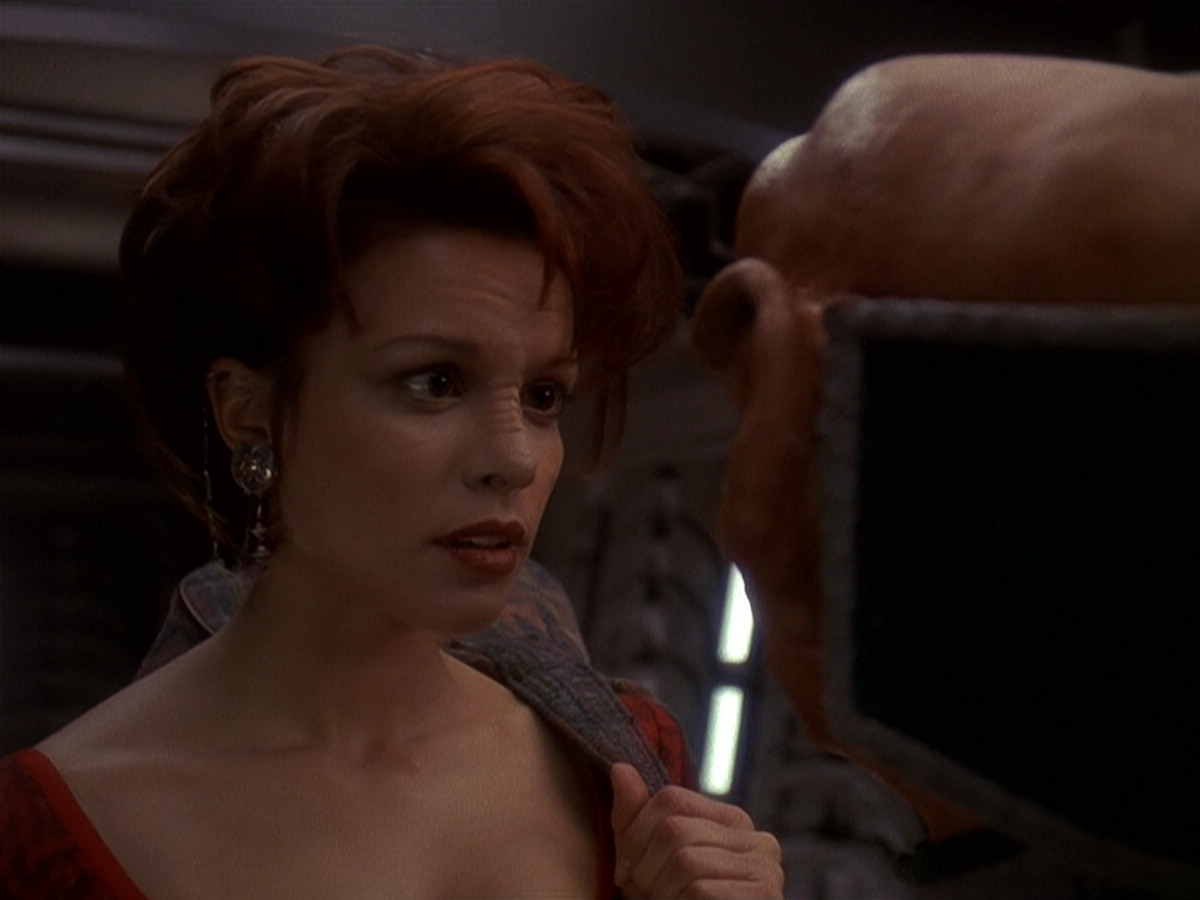 extant_StarTrek_DS9_5x16-DoctorBashirIPresume_03546.jpg