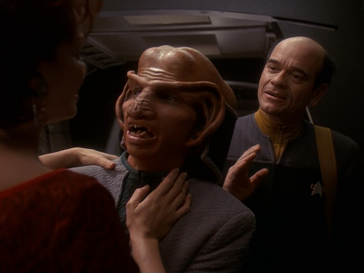 extant_StarTrek_DS9_5x16-DoctorBashirIPresume_03579.jpg