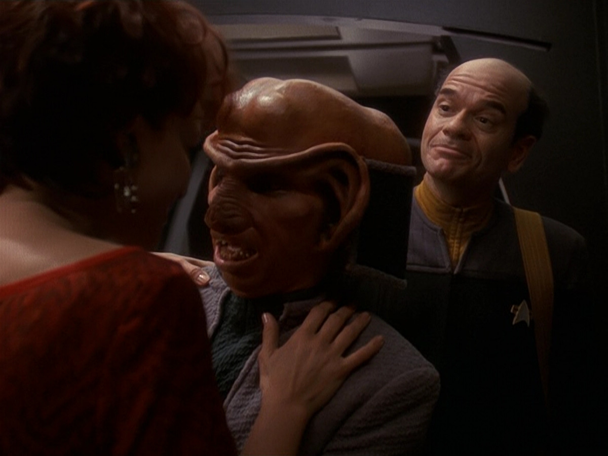 extant_StarTrek_DS9_5x16-DoctorBashirIPresume_03583.jpg
