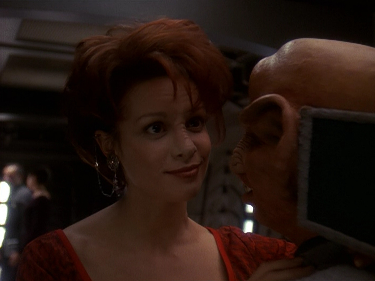 extant_StarTrek_DS9_5x16-DoctorBashirIPresume_03596.jpg