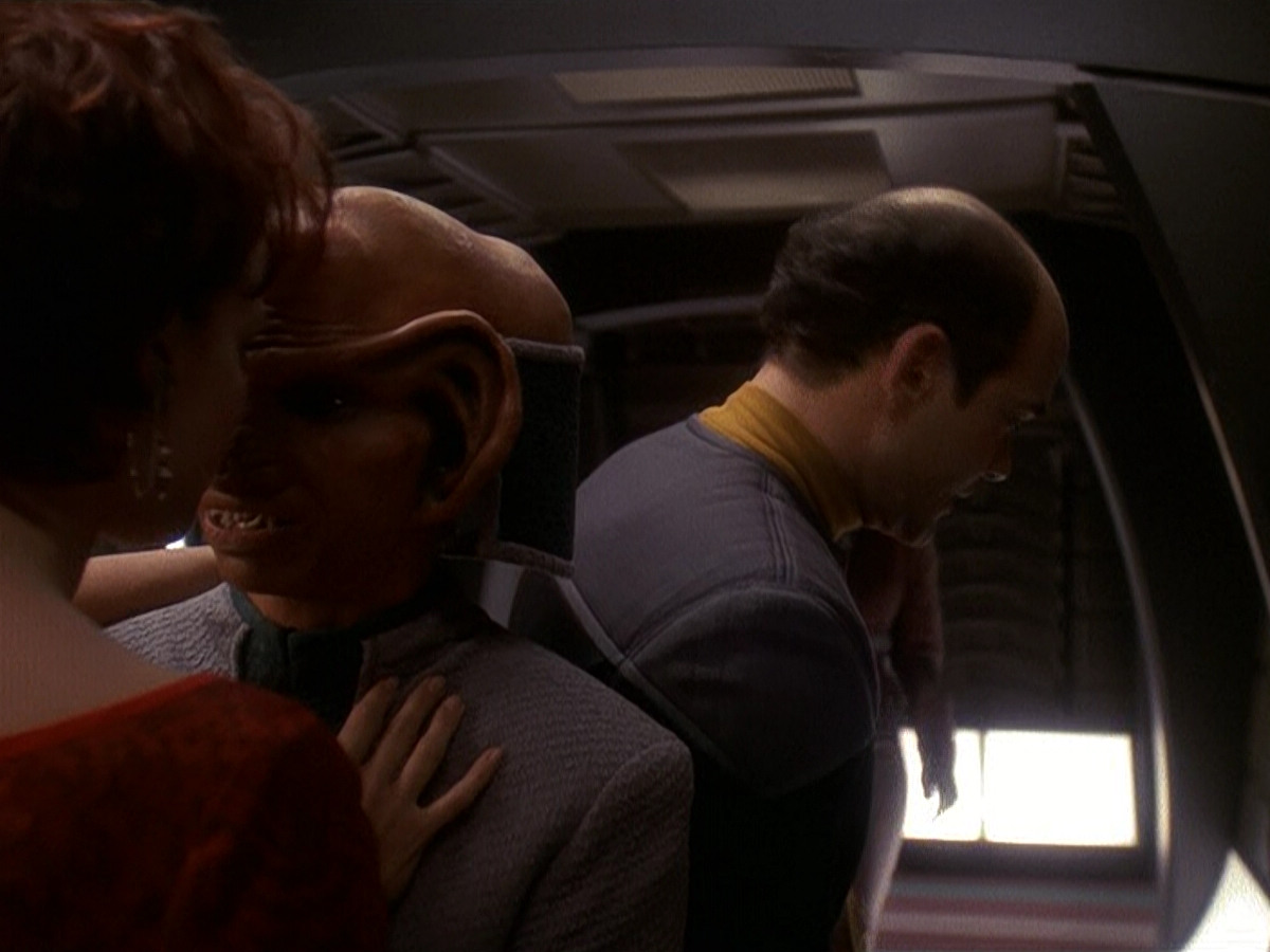 extant_StarTrek_DS9_5x16-DoctorBashirIPresume_03607.jpg