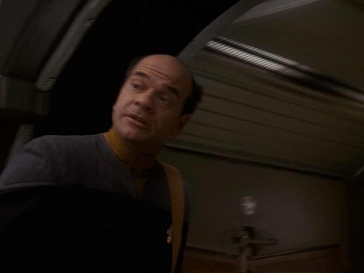 extant_StarTrek_DS9_5x16-DoctorBashirIPresume_03614.jpg