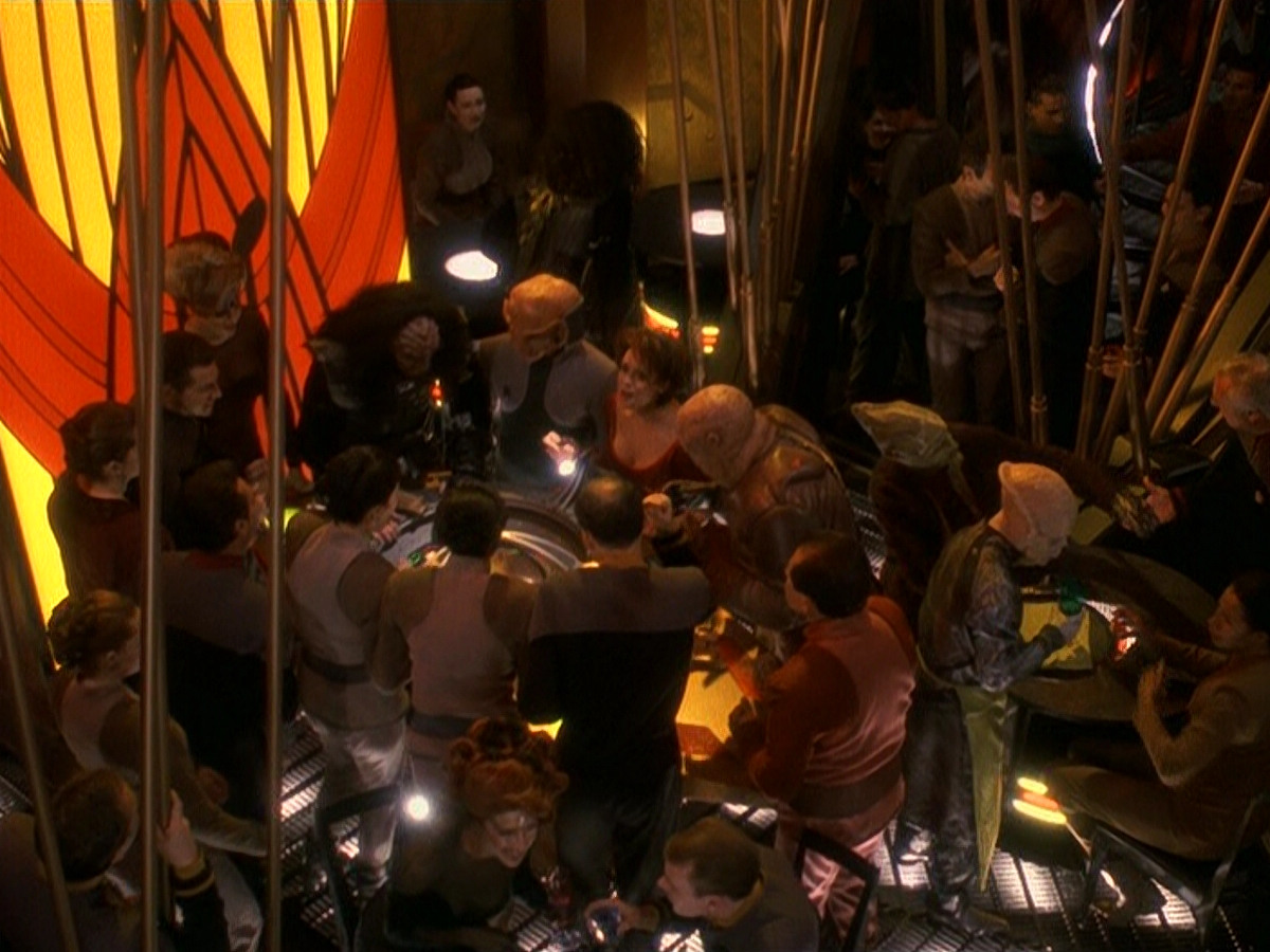 extant_StarTrek_DS9_5x16-DoctorBashirIPresume_03629.jpg