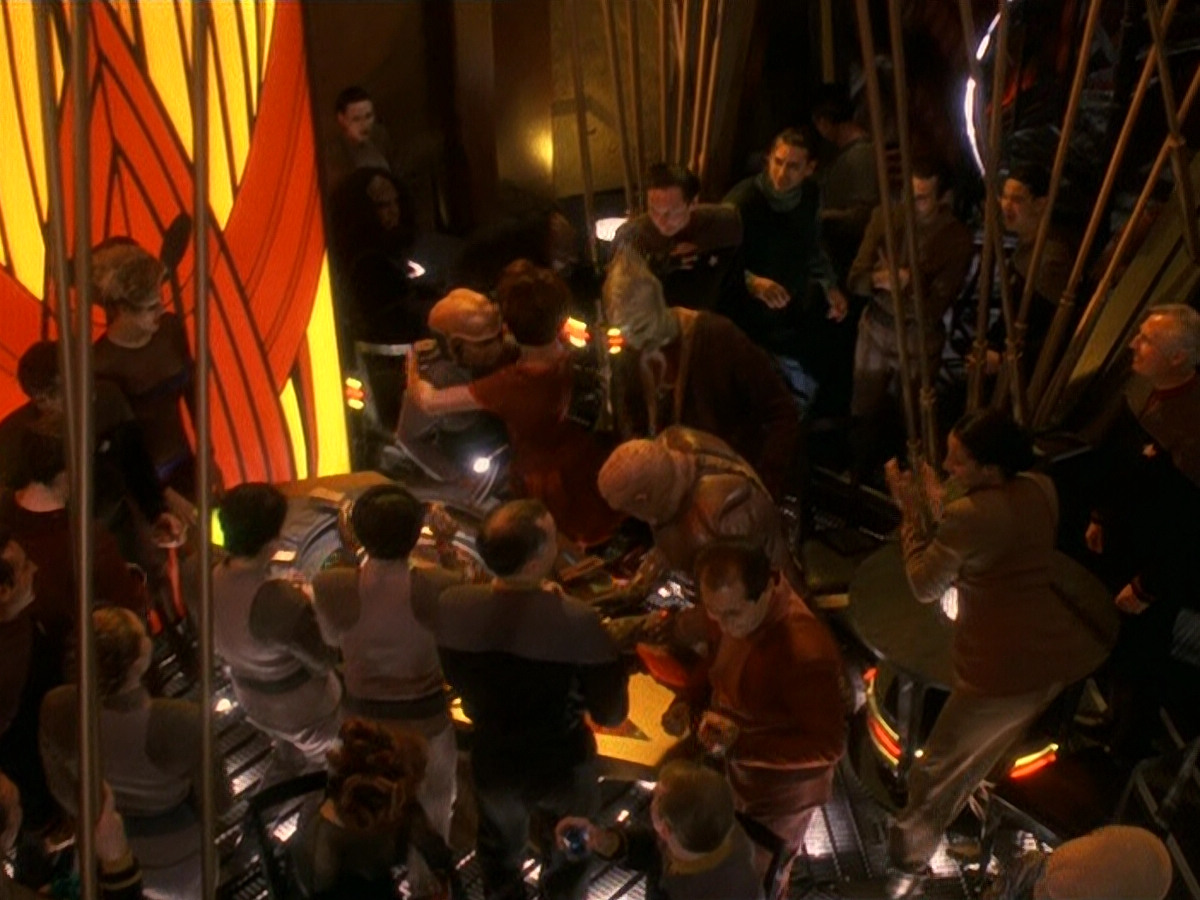 extant_StarTrek_DS9_5x16-DoctorBashirIPresume_03634.jpg
