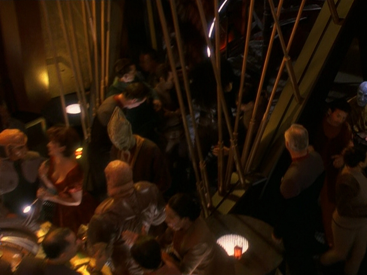 extant_StarTrek_DS9_5x16-DoctorBashirIPresume_03636.jpg