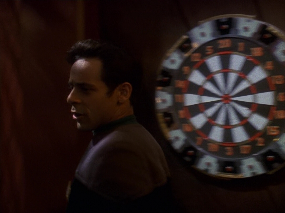 extant_StarTrek_DS9_5x16-DoctorBashirIPresume_03649.jpg