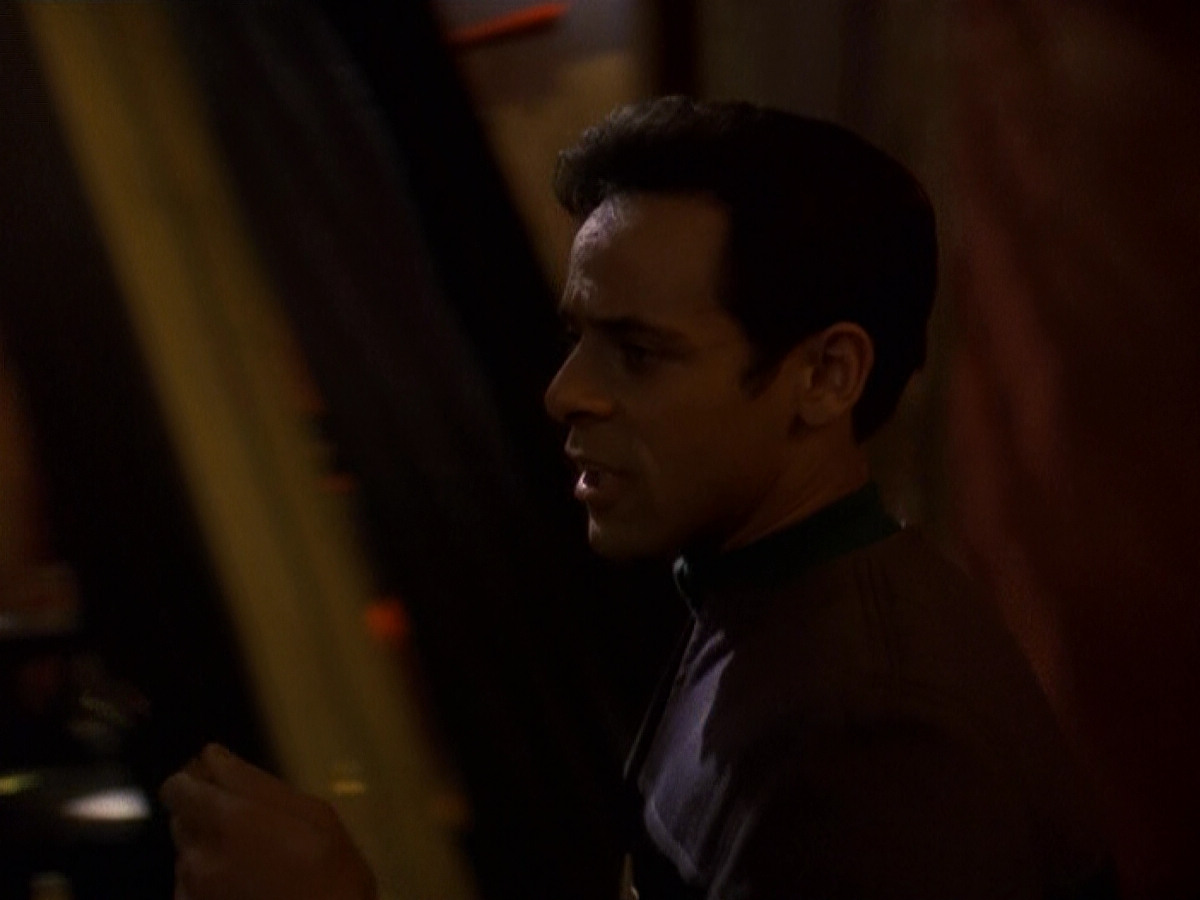 extant_StarTrek_DS9_5x16-DoctorBashirIPresume_03650.jpg