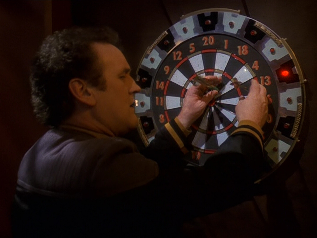 extant_StarTrek_DS9_5x16-DoctorBashirIPresume_03669.jpg