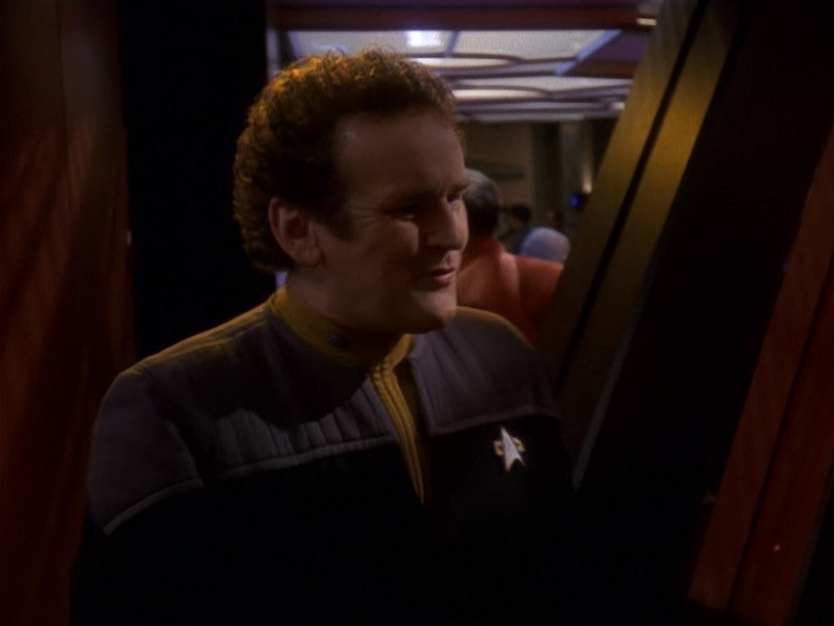 extant_StarTrek_DS9_5x16-DoctorBashirIPresume_03701.jpg