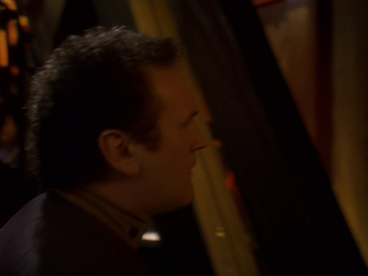 extant_StarTrek_DS9_5x16-DoctorBashirIPresume_03734.jpg