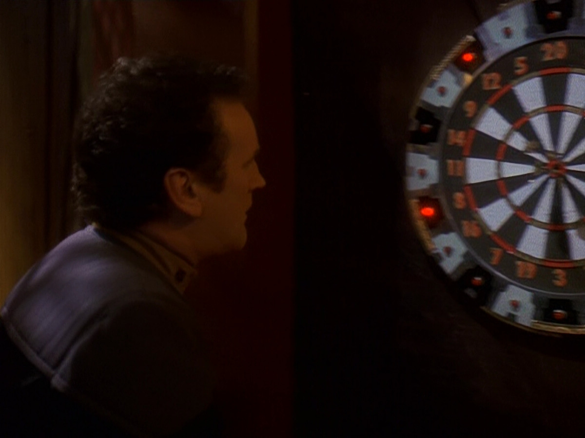 extant_StarTrek_DS9_5x16-DoctorBashirIPresume_03736.jpg