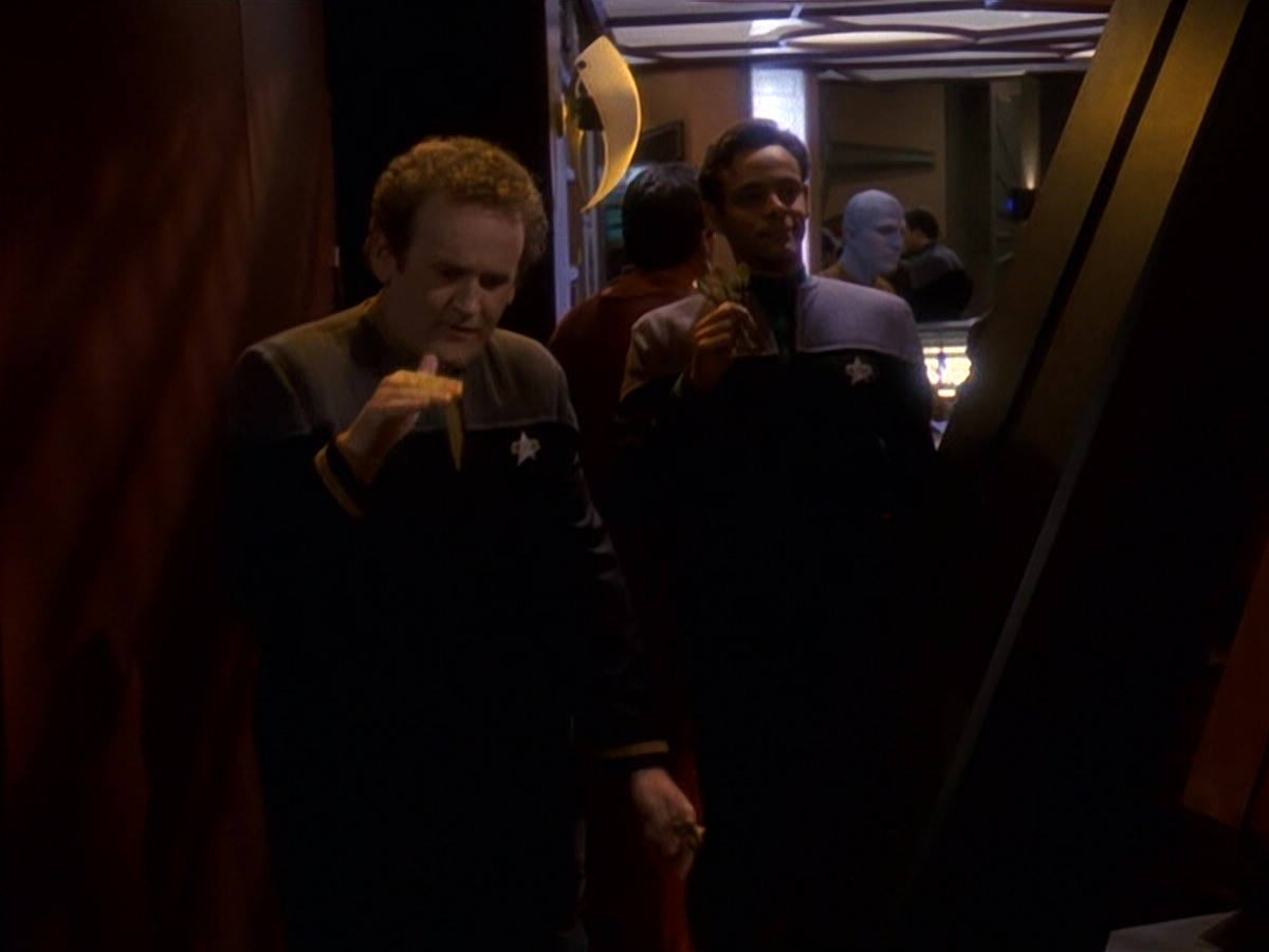 extant_StarTrek_DS9_5x16-DoctorBashirIPresume_03757.jpg