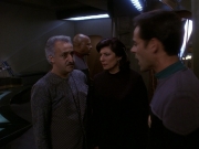 extant_StarTrek_DS9_5x16-DoctorBashirIPresume_03306.jpg