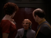 extant_StarTrek_DS9_5x16-DoctorBashirIPresume_03525.jpg