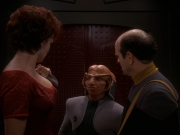 extant_StarTrek_DS9_5x16-DoctorBashirIPresume_03526.jpg