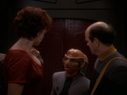 extant_StarTrek_DS9_5x16-DoctorBashirIPresume_03534.jpg