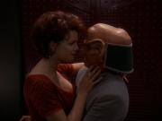 extant_StarTrek_DS9_5x16-DoctorBashirIPresume_03618.jpg